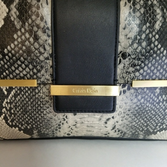 SOLD SOLD 💵 Calvin Klein Large Python Purse - Picture 5 of 8